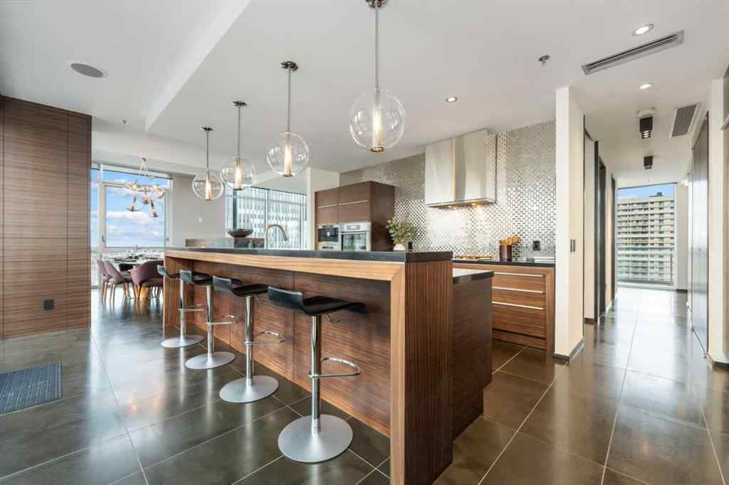 MLS® A2264092 - Unit #2004 108 9th Avenue SW in Downtown Commercial Core Calgary, Residential