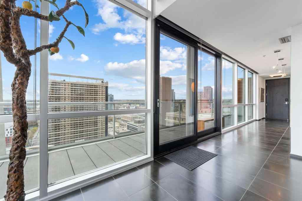 MLS® A2264092 - Unit #2004 108 9th Avenue SW in Downtown Commercial Core Calgary, Residential