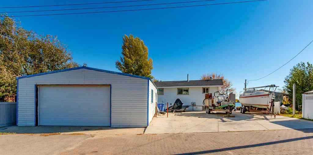 MLS® A2264095 - 1044 West Chestermere Drive   in NONE Chestermere, Residential