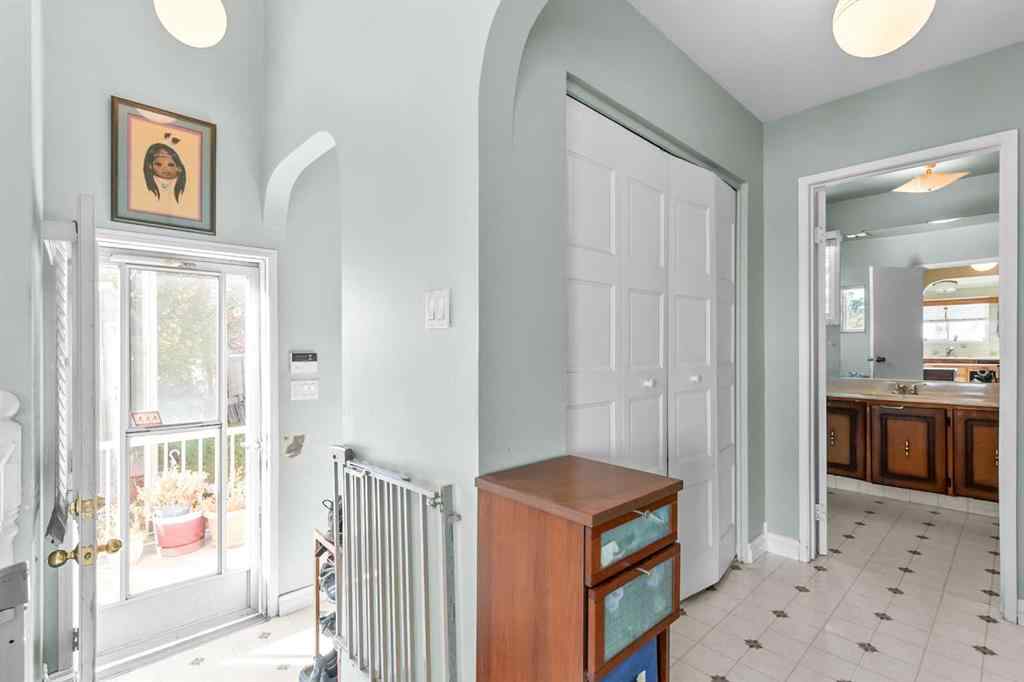 MLS® A2264095 - 1044 West Chestermere Drive   in NONE Chestermere, Residential