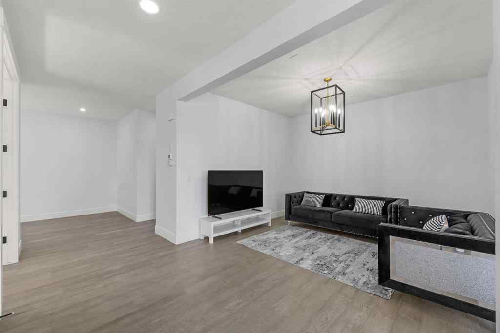 MLS® A2264096 - 33 Waterford Terrace  in Waterford Chestermere, Residential