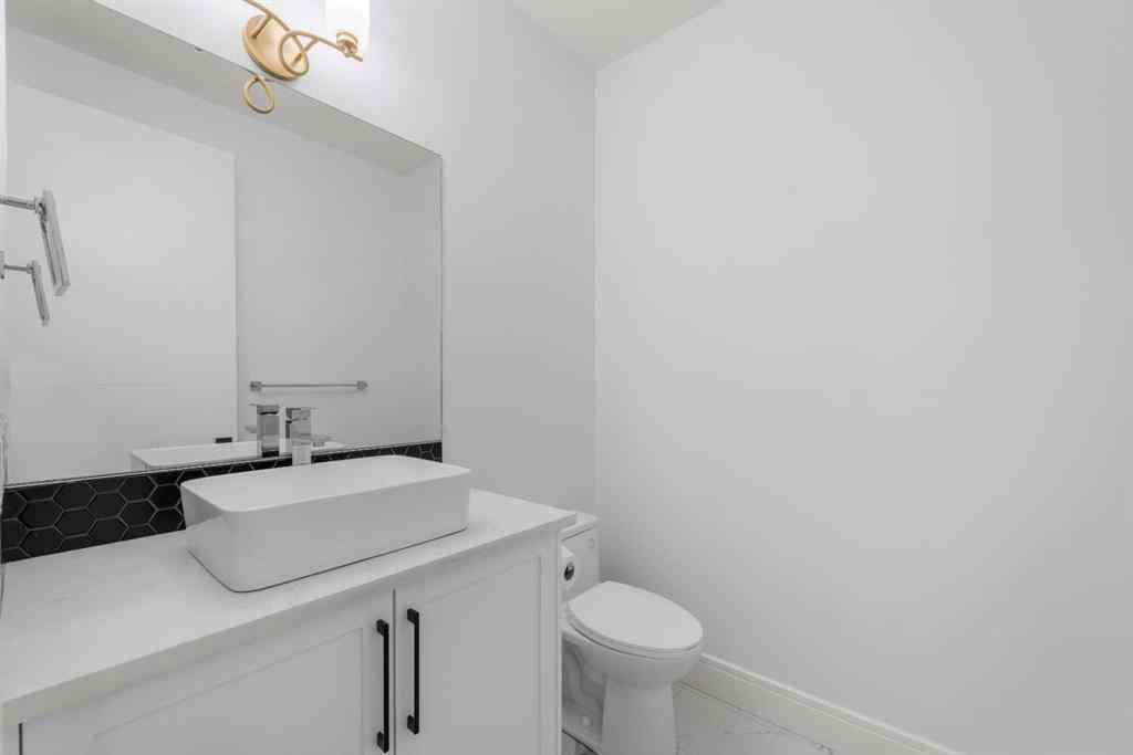 MLS® A2264096 - 33 Waterford Terrace  in Waterford Chestermere, Residential