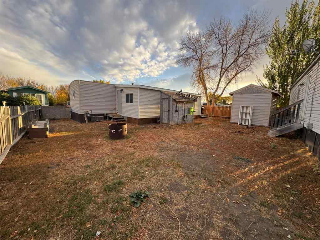 MLS® A2264098 - 267 Fleet Street SW in SW Hill Medicine Hat, Mobile