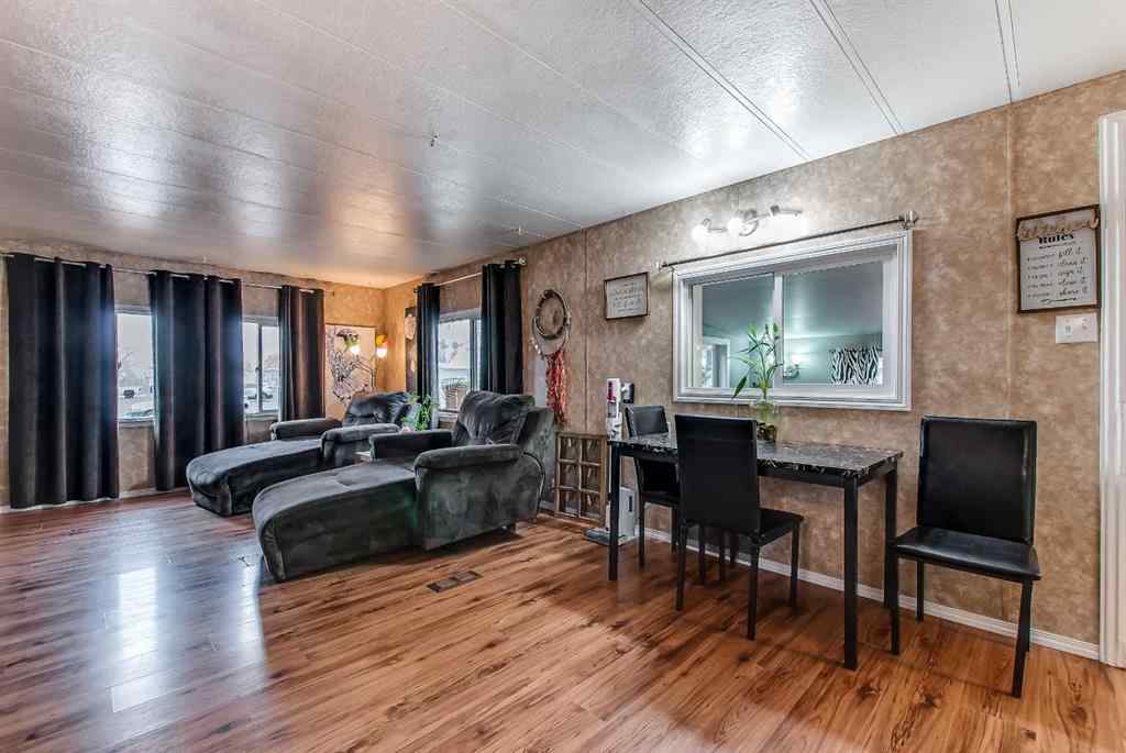 MLS® A2264098 - 267 Fleet Street SW in SW Hill Medicine Hat, Mobile