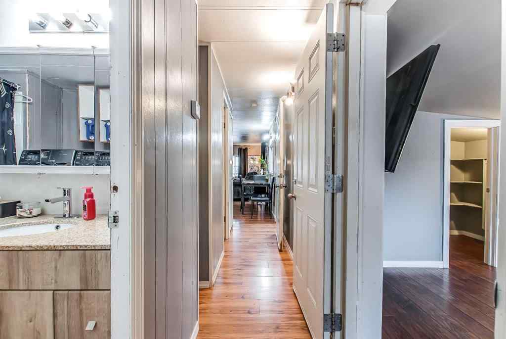 MLS® A2264098 - 267 Fleet Street SW in SW Hill Medicine Hat, Mobile