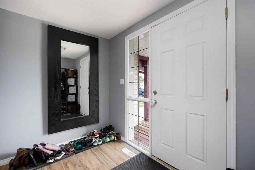 MLS® A2264114 - Unit #7 220 Swanson Crescent  in Timberlea Fort McMurray, Residential