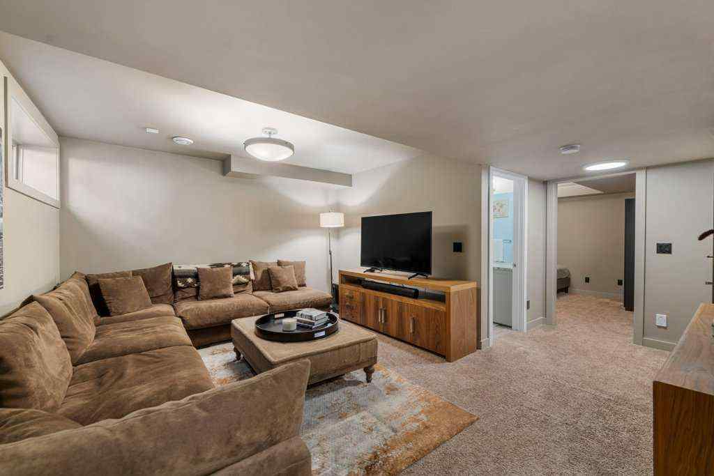 MLS® A2264115 - Unit #2 1926 36 Street SW in Killarney/Glengarry Calgary, Residential