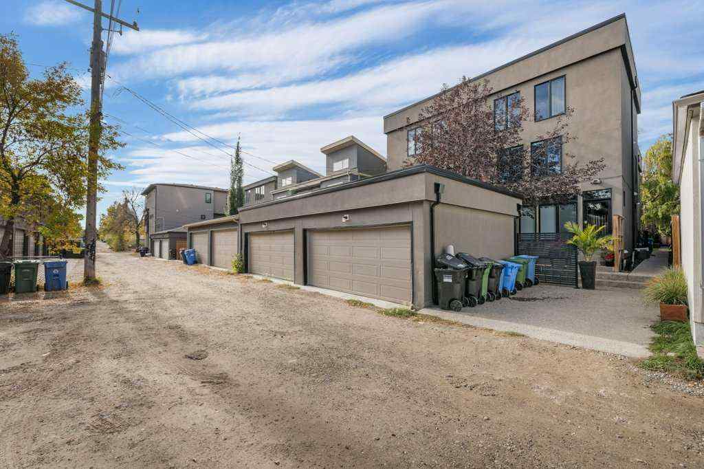 MLS® A2264115 - Unit #2 1926 36 Street SW in Killarney/Glengarry Calgary, Residential