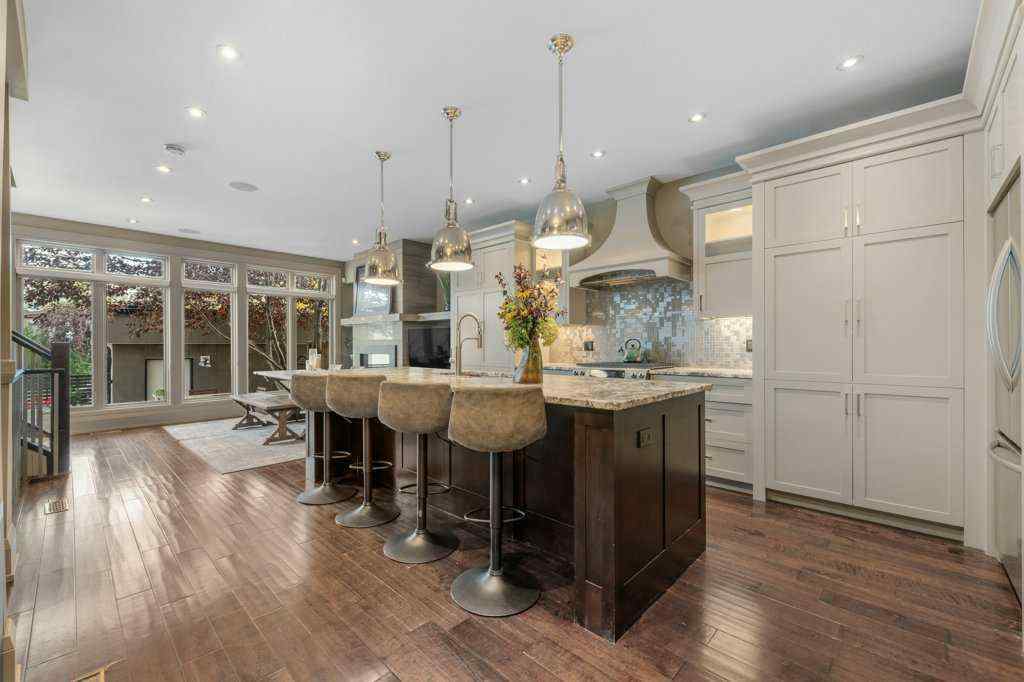 MLS® A2264115 - Unit #2 1926 36 Street SW in Killarney/Glengarry Calgary, Residential