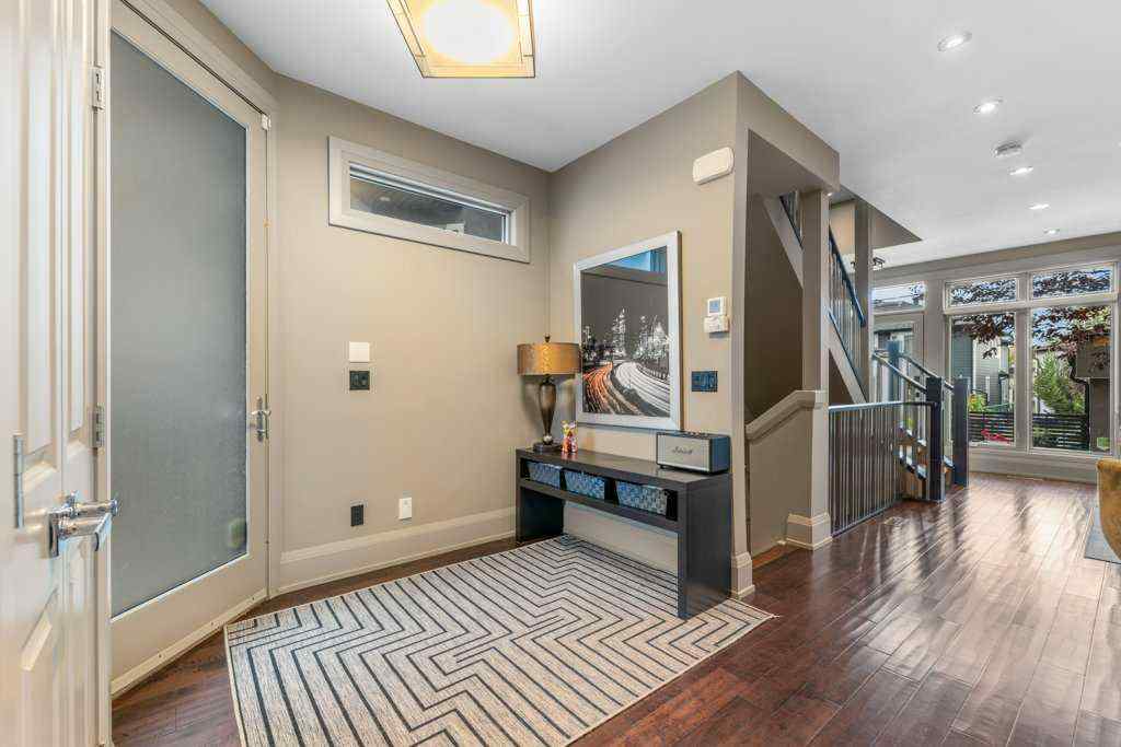 MLS® A2264115 - Unit #2 1926 36 Street SW in Killarney/Glengarry Calgary, Residential