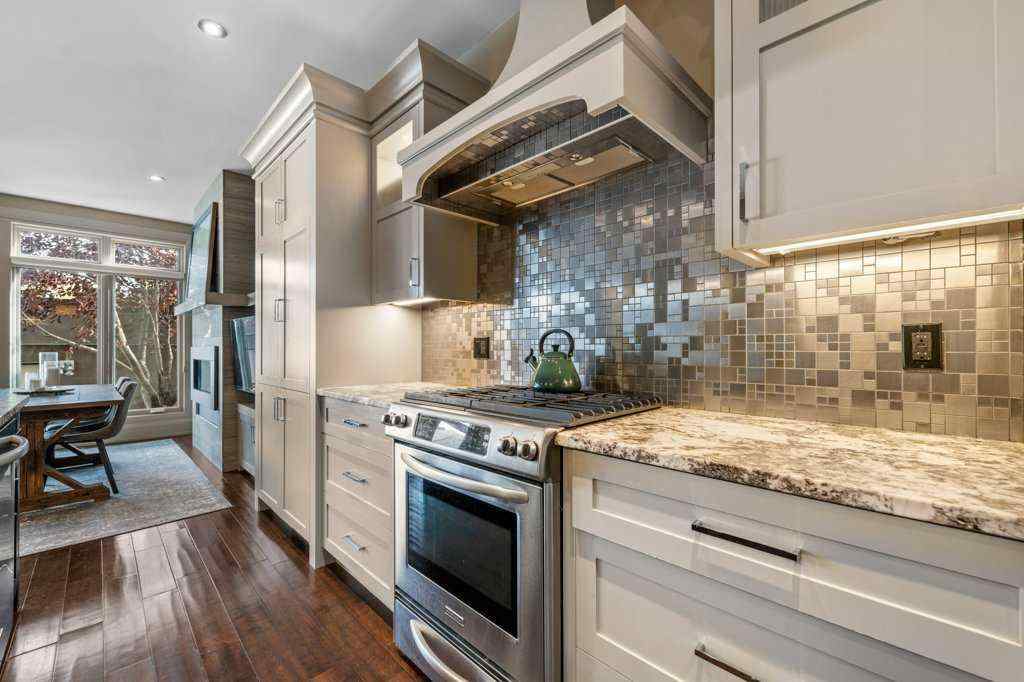 MLS® A2264115 - Unit #2 1926 36 Street SW in Killarney/Glengarry Calgary, Residential