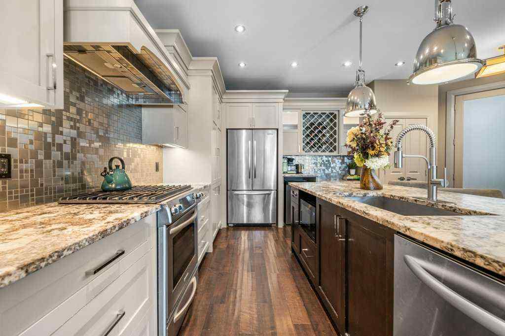 MLS® A2264115 - Unit #2 1926 36 Street SW in Killarney/Glengarry Calgary, Residential