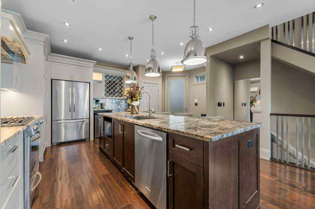 MLS® A2264115 - Unit #2 1926 36 Street SW in Killarney/Glengarry Calgary, Residential