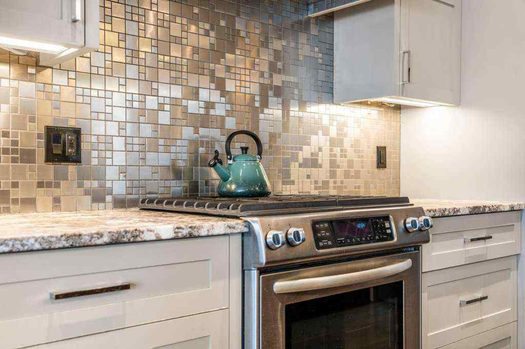 MLS® A2264115 - Unit #2 1926 36 Street SW in Killarney/Glengarry Calgary, Residential