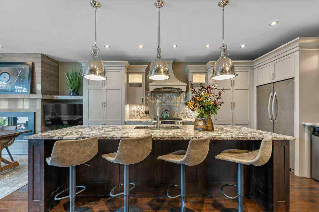 MLS® A2264115 - Unit #2 1926 36 Street SW in Killarney/Glengarry Calgary, Residential