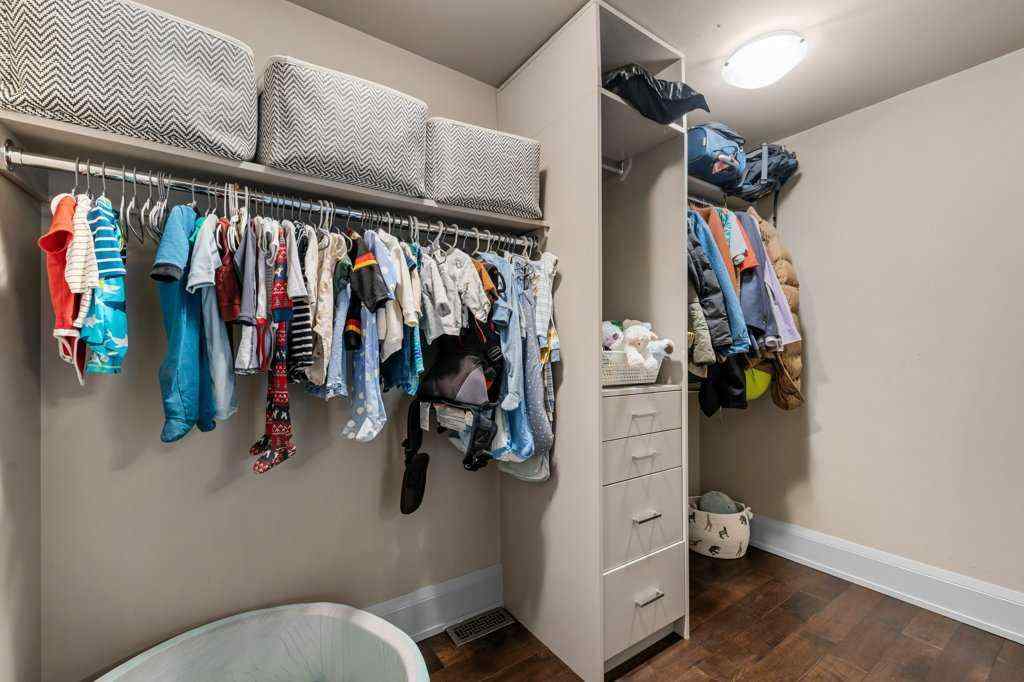 MLS® A2264115 - Unit #2 1926 36 Street SW in Killarney/Glengarry Calgary, Residential