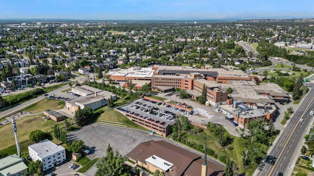 MLS® A2264116 - 2119 21 Avenue SW in Richmond Calgary, Residential