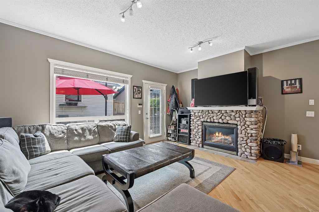 MLS® A2264116 - 2119 21 Avenue SW in Richmond Calgary, Residential