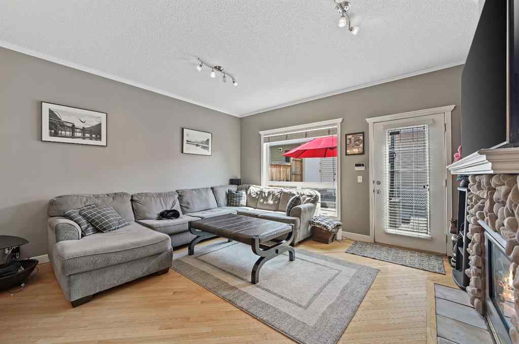 MLS® A2264116 - 2119 21 Avenue SW in Richmond Calgary, Residential