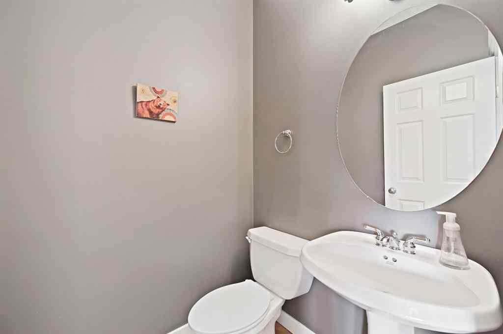 MLS® A2264116 - 2119 21 Avenue SW in Richmond Calgary, Residential