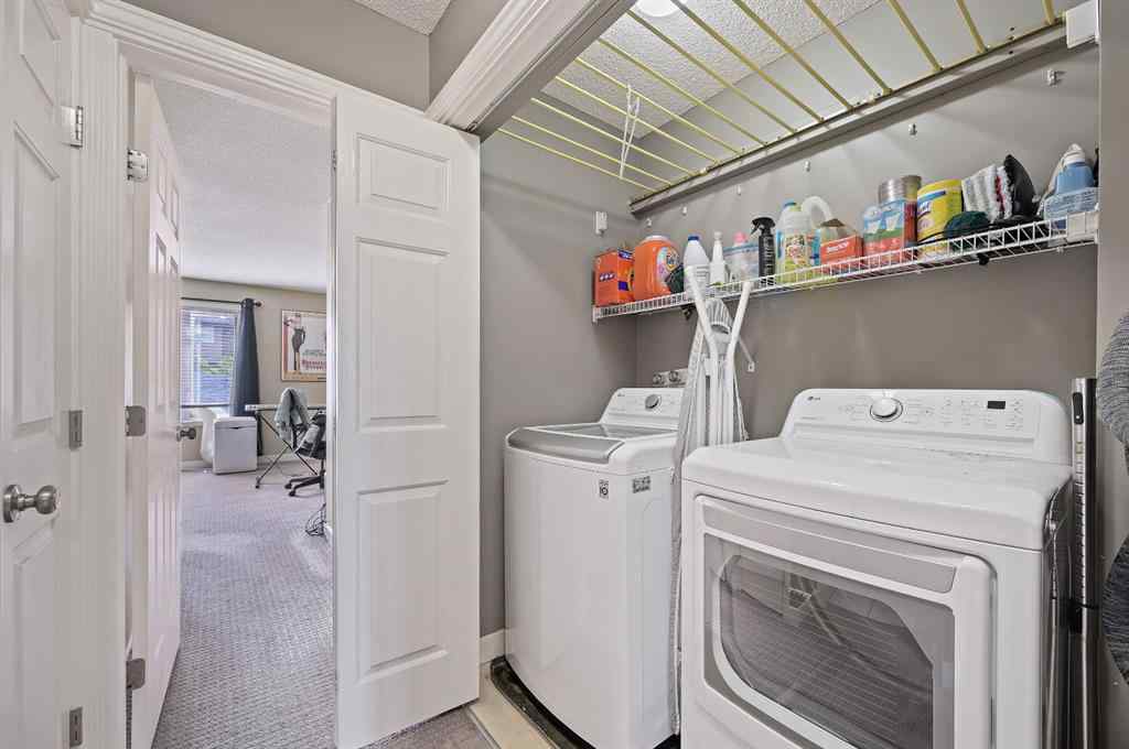 MLS® A2264116 - 2119 21 Avenue SW in Richmond Calgary, Residential