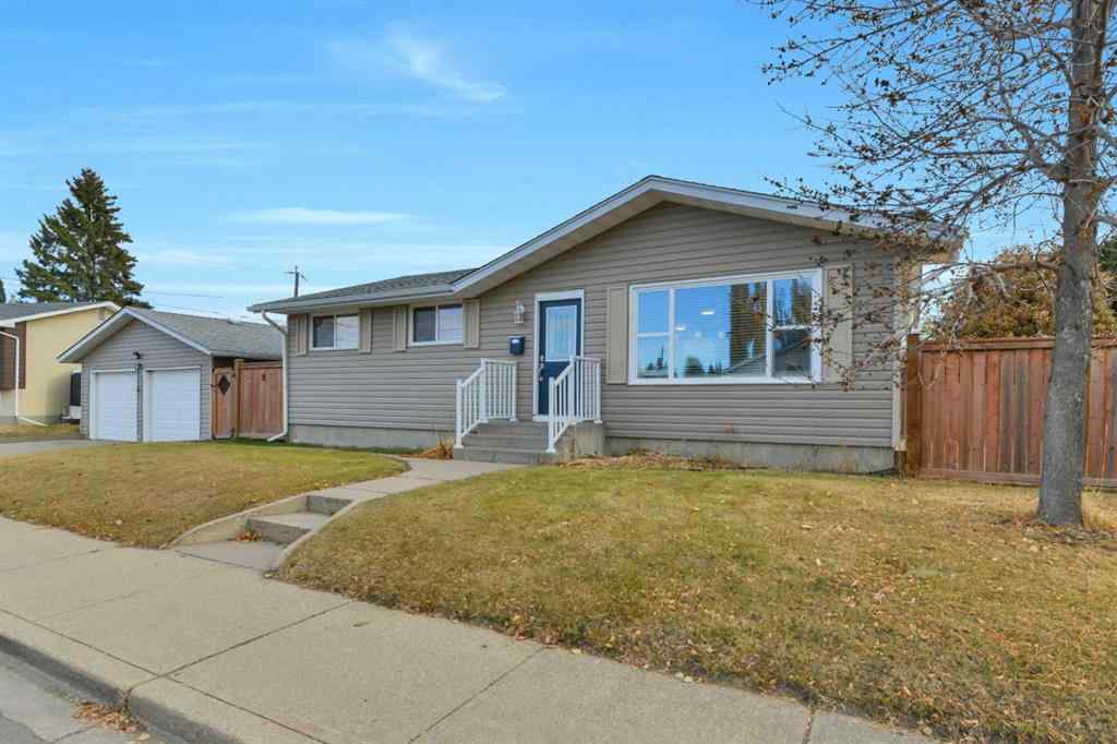 MLS® A2264121 - 11 Fir Street  in Fairview Red Deer, Residential