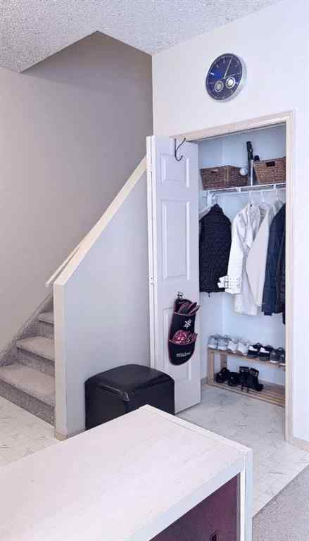 MLS® A2264129 - 12 Shawbrooke Court SW in Shawnessy Calgary, Residential