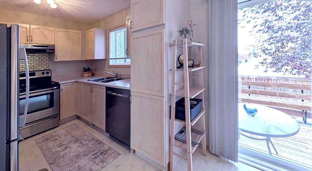 MLS® A2264129 - 12 Shawbrooke Court SW in Shawnessy Calgary, Residential