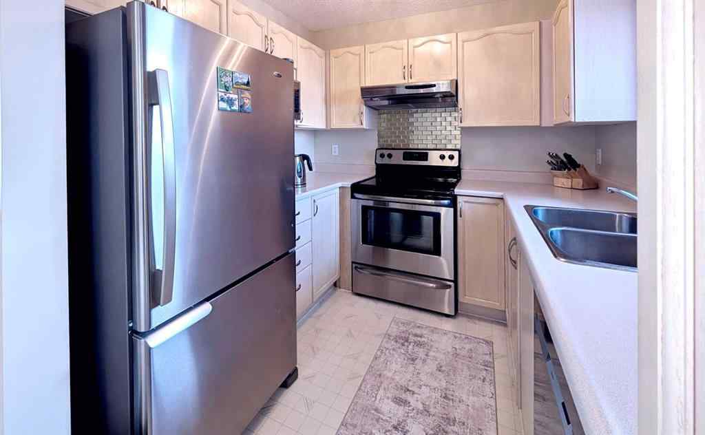 MLS® A2264129 - 12 Shawbrooke Court SW in Shawnessy Calgary, Residential