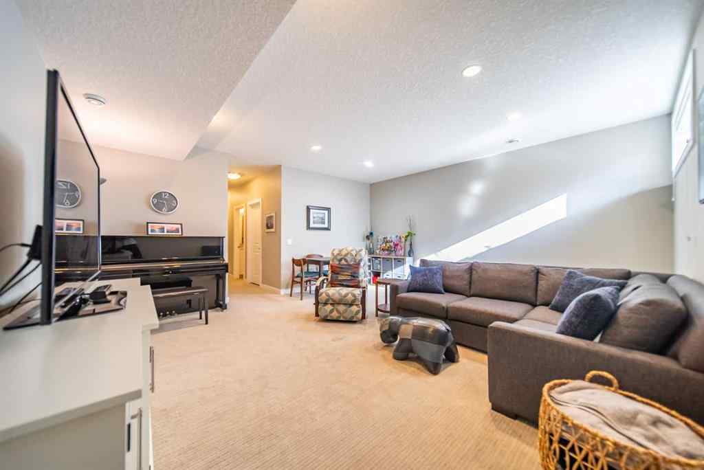 MLS® A2264133 - 3524 41 Street SW in Glenbrook Calgary, Residential