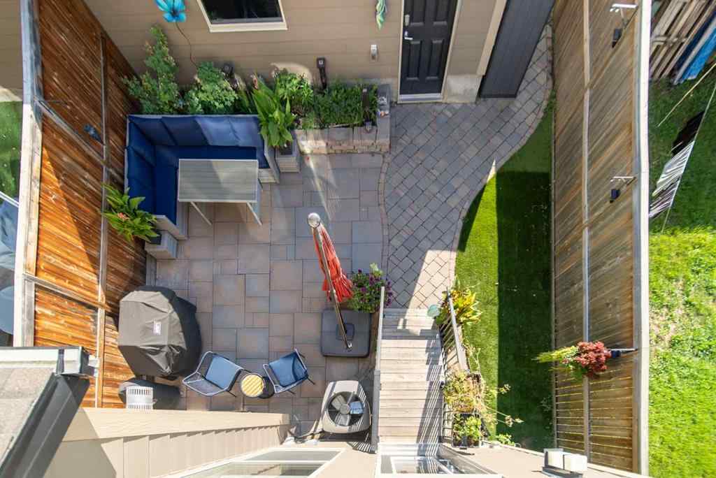 MLS® A2264133 - 3524 41 Street SW in Glenbrook Calgary, Residential