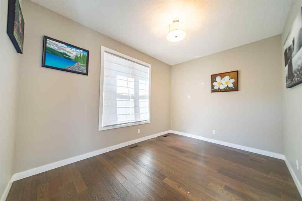 MLS® A2264133 - 3524 41 Street SW in Glenbrook Calgary, Residential