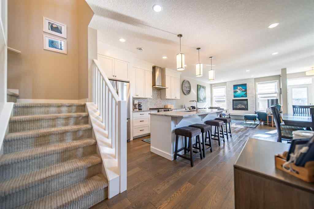 MLS® A2264133 - 3524 41 Street SW in Glenbrook Calgary, Residential
