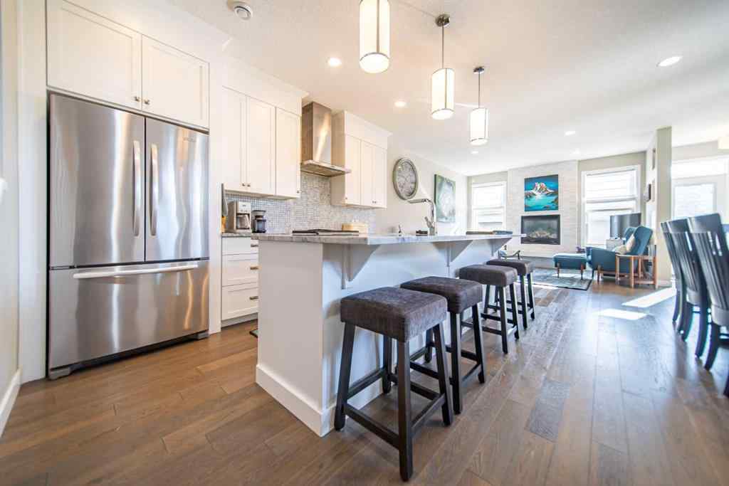 MLS® A2264133 - 3524 41 Street SW in Glenbrook Calgary, Residential