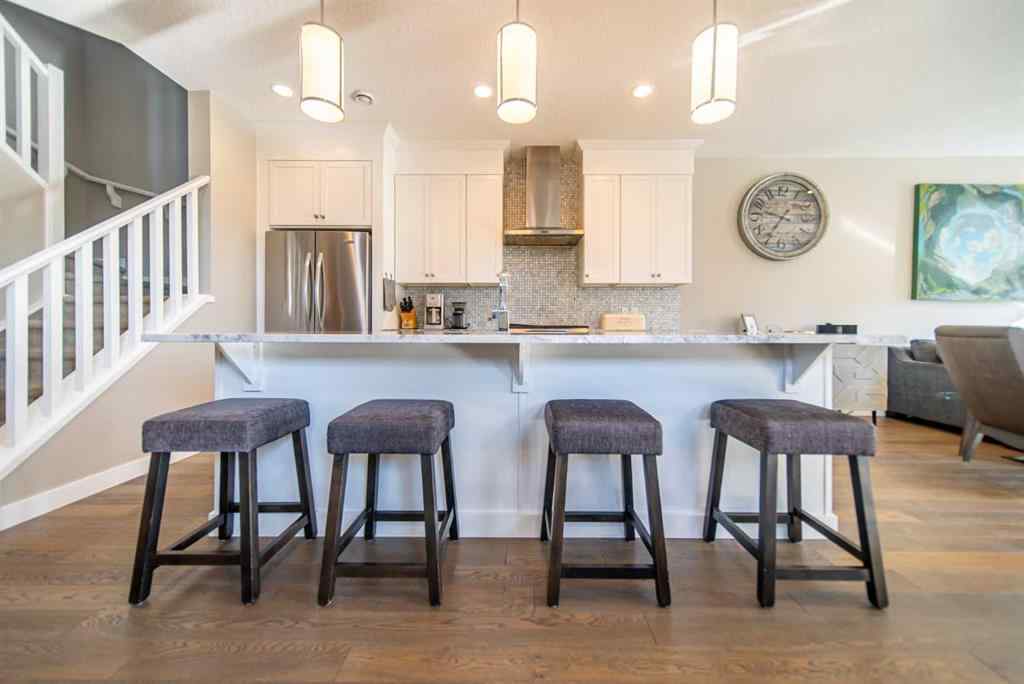 MLS® A2264133 - 3524 41 Street SW in Glenbrook Calgary, Residential