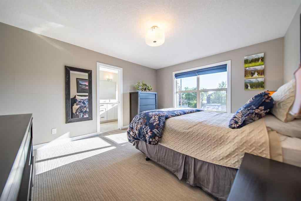 MLS® A2264133 - 3524 41 Street SW in Glenbrook Calgary, Residential