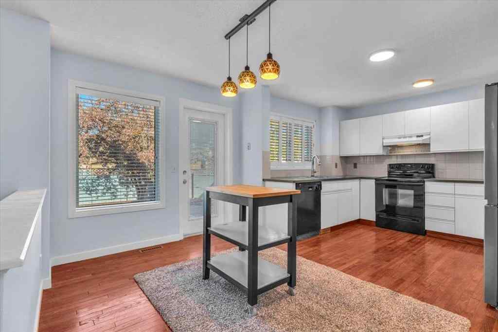 MLS® A2264145 - 37 Douglasbank Rise SE in Douglasdale/Glen Calgary, Residential