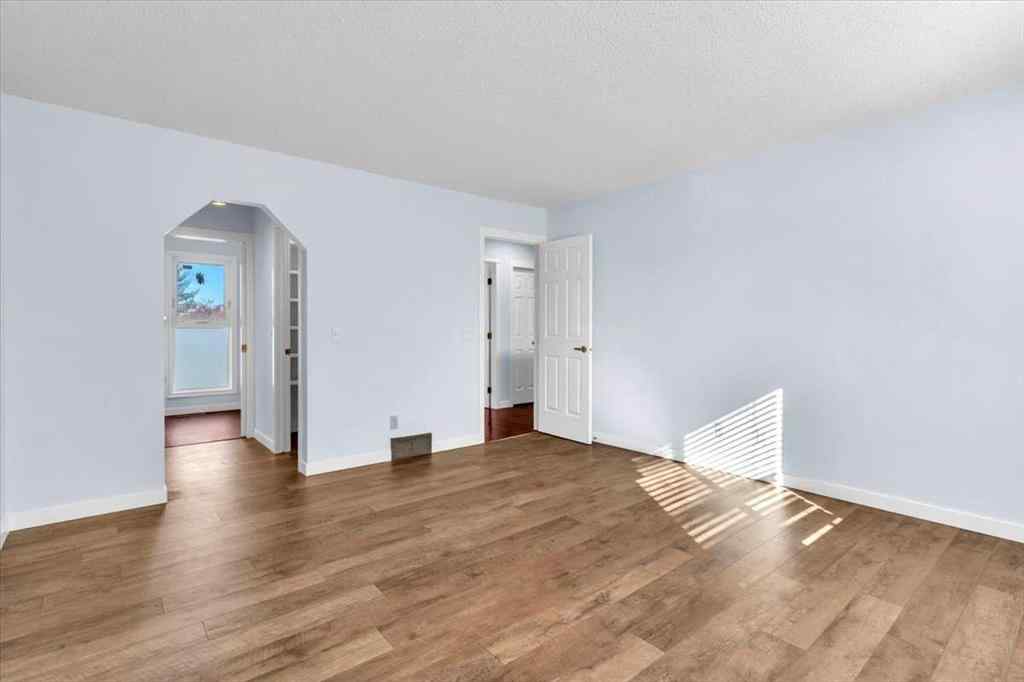 MLS® A2264145 - 37 Douglasbank Rise SE in Douglasdale/Glen Calgary, Residential