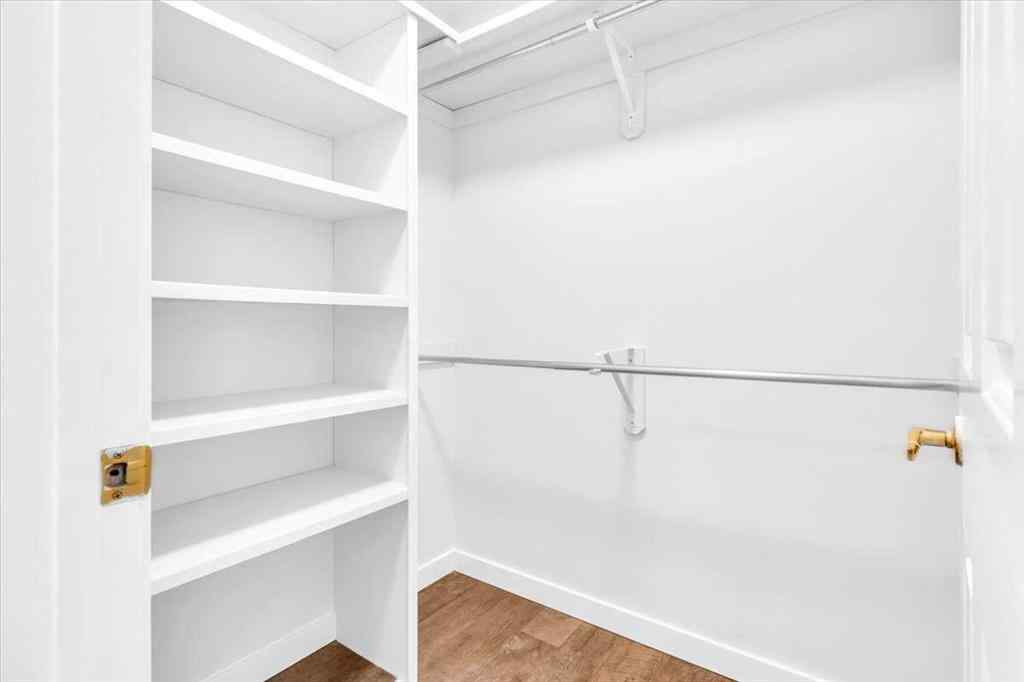 MLS® A2264145 - 37 Douglasbank Rise SE in Douglasdale/Glen Calgary, Residential