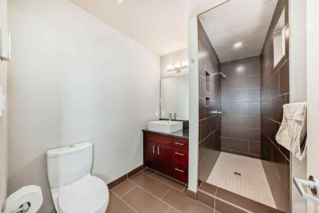 MLS® A2264149 - 2132 27 Avenue SW in Richmond Calgary, Residential