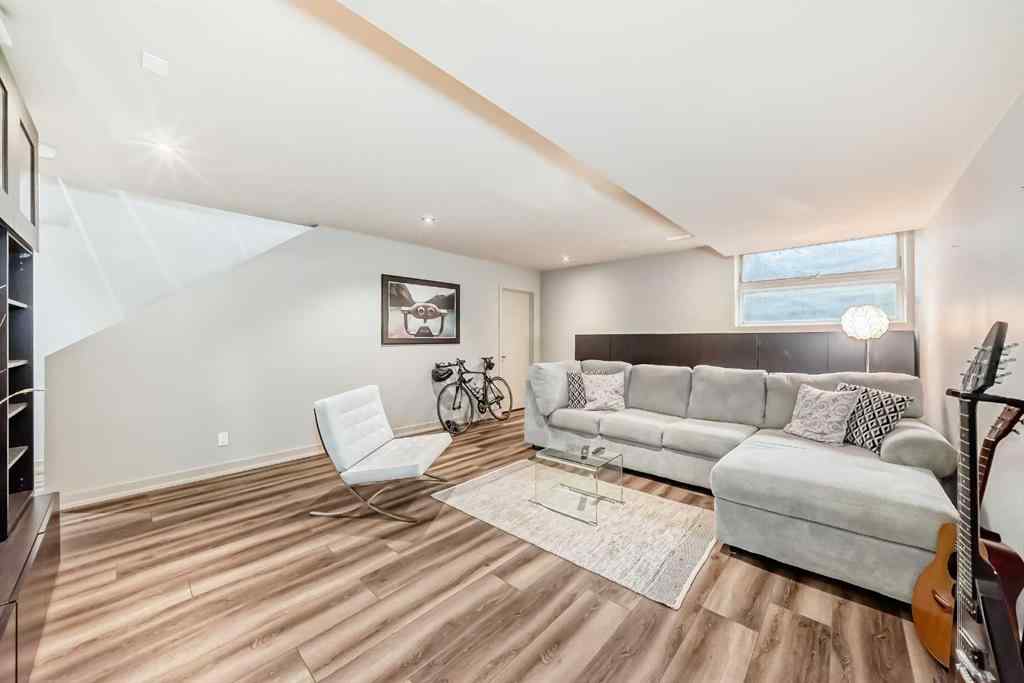 MLS® A2264149 - 2132 27 Avenue SW in Richmond Calgary, Residential