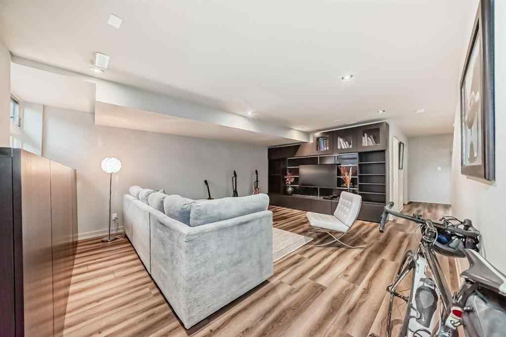 MLS® A2264149 - 2132 27 Avenue SW in Richmond Calgary, Residential