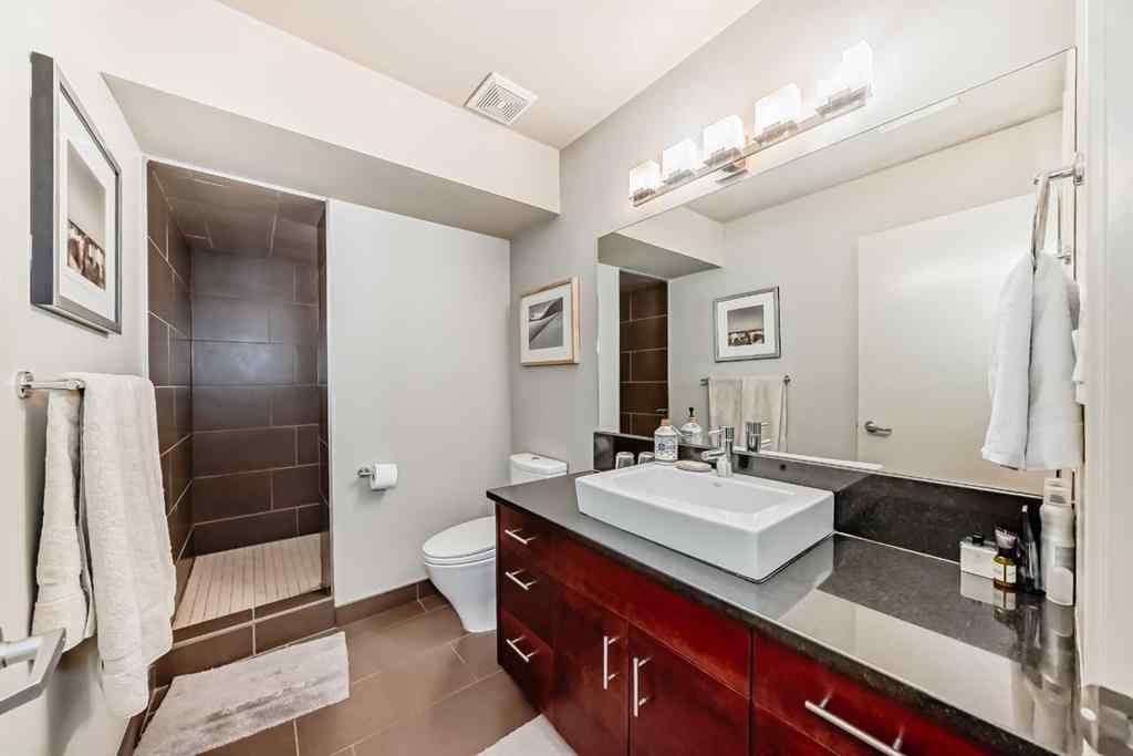 MLS® A2264149 - 2132 27 Avenue SW in Richmond Calgary, Residential