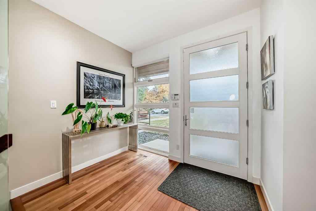 MLS® A2264149 - 2132 27 Avenue SW in Richmond Calgary, Residential