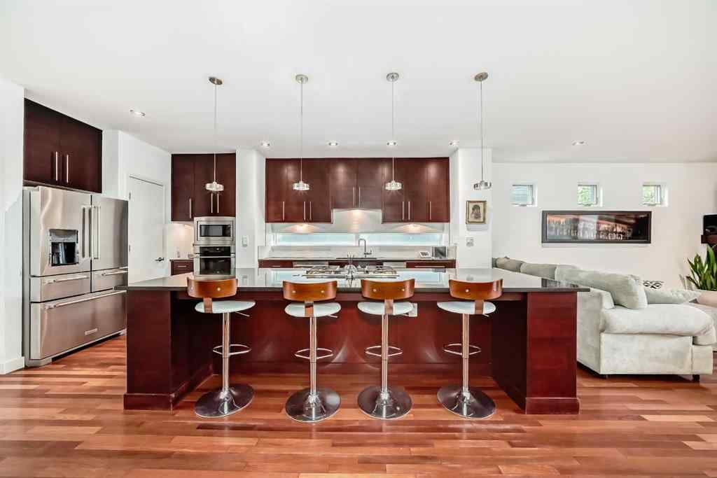 MLS® A2264149 - 2132 27 Avenue SW in Richmond Calgary, Residential