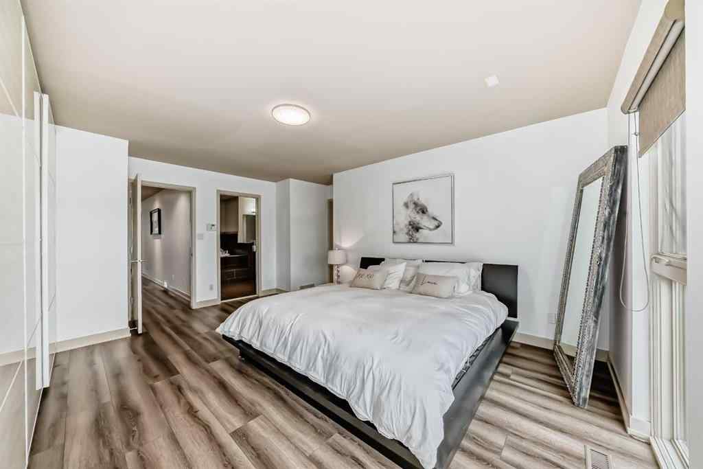 MLS® A2264149 - 2132 27 Avenue SW in Richmond Calgary, Residential