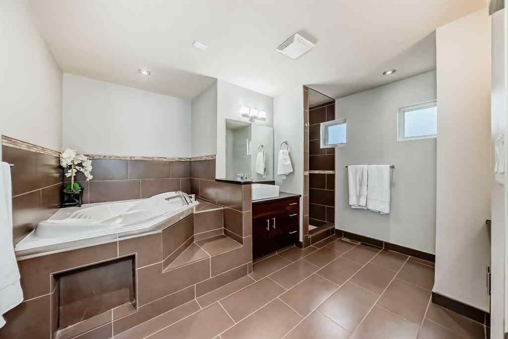 MLS® A2264149 - 2132 27 Avenue SW in Richmond Calgary, Residential