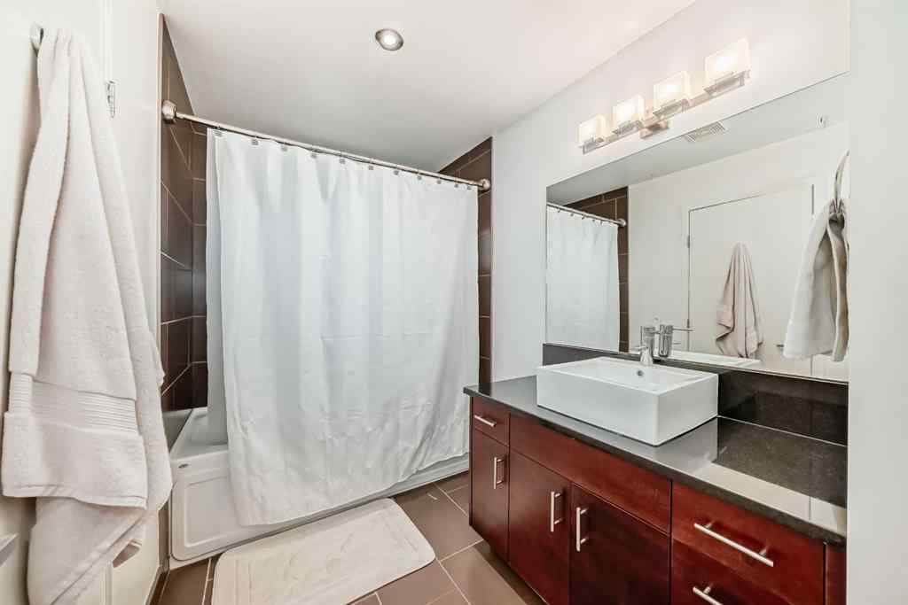 MLS® A2264149 - 2132 27 Avenue SW in Richmond Calgary, Residential