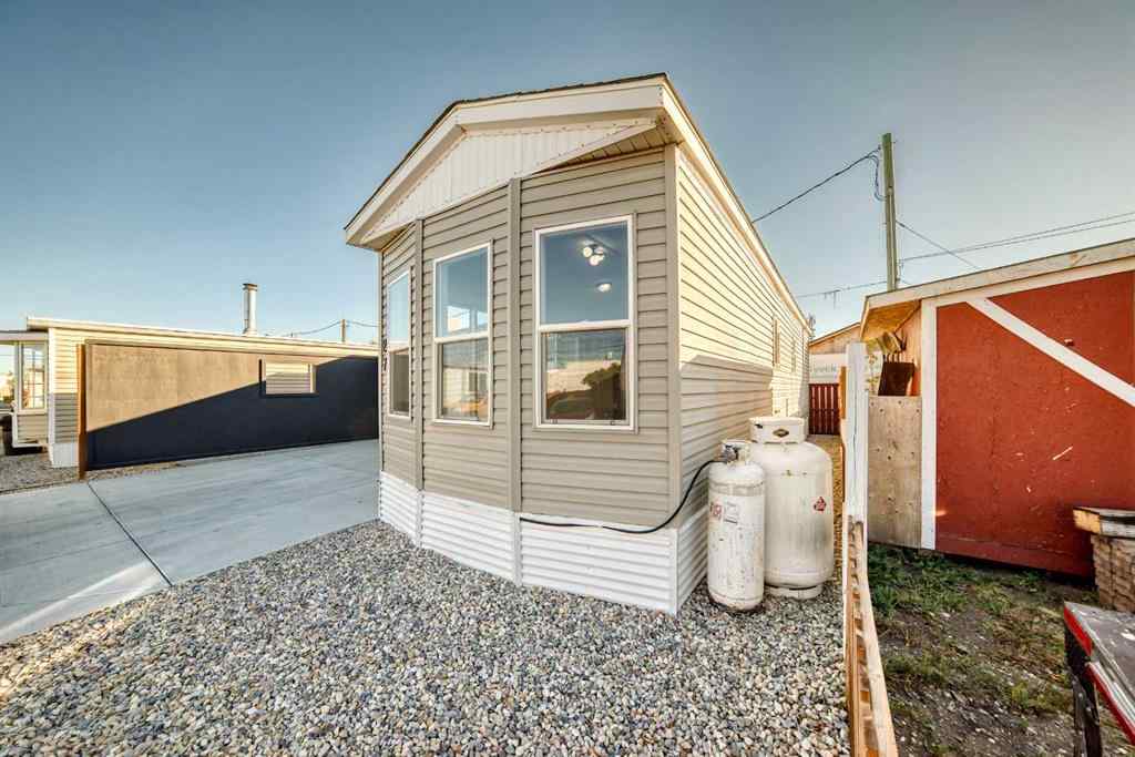 MLS® A2264153 - Unit #27 2106 50 Avenue SE in Forest Lawn Industrial Calgary, Mobile