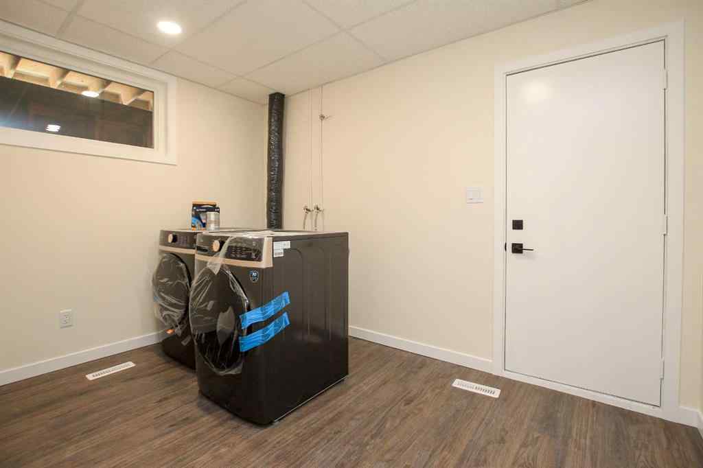 MLS® A2264154 - 27 Gregson Crescent  in Glendale Park Estates Red Deer, Residential